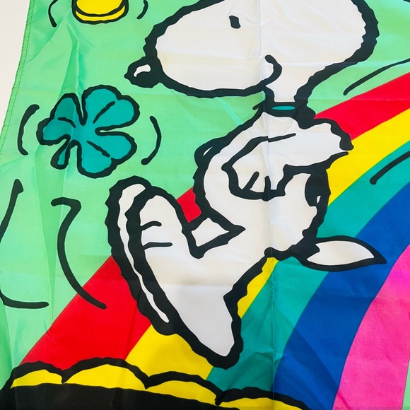 Snoopy St. Patrick's Day Vintage Rainbow Pot of Gold Shamrock Flag 41" x 29" - Picture 11 of 14